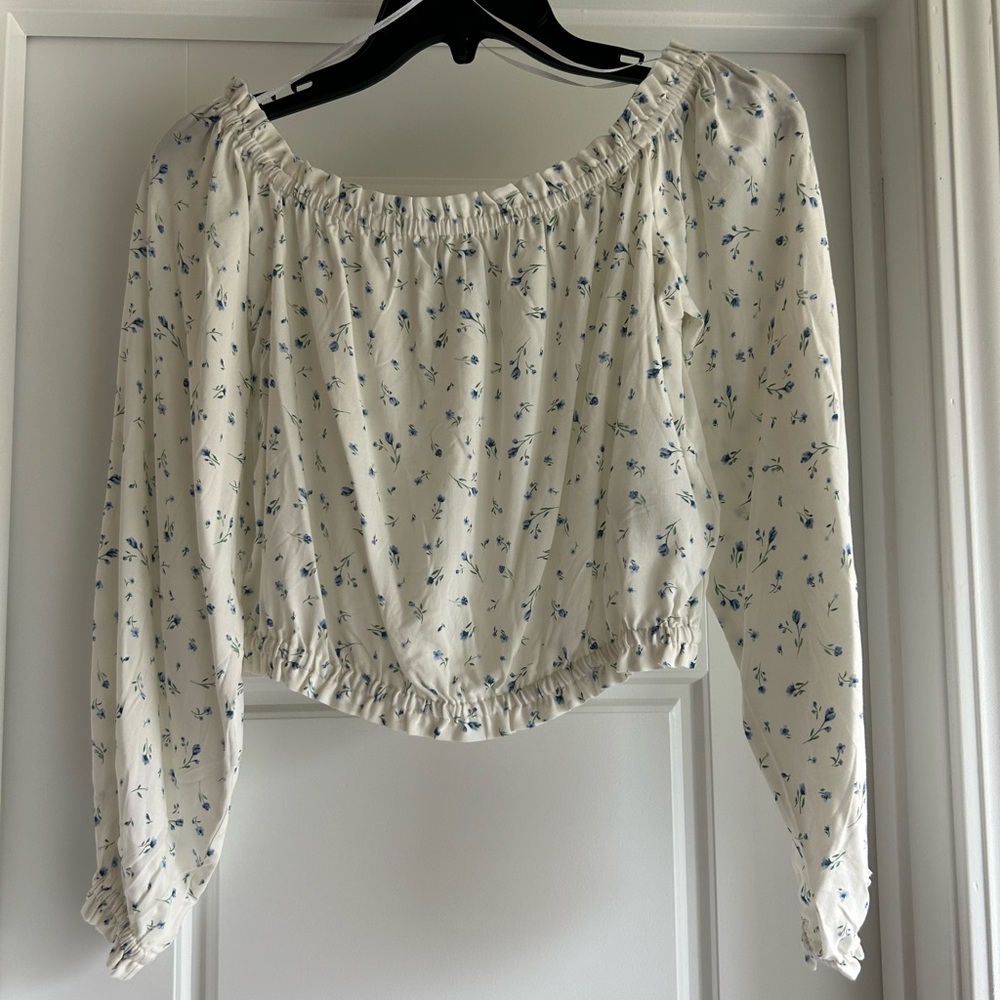 H&M White and Blue Floral Off-Shoulder Blouse